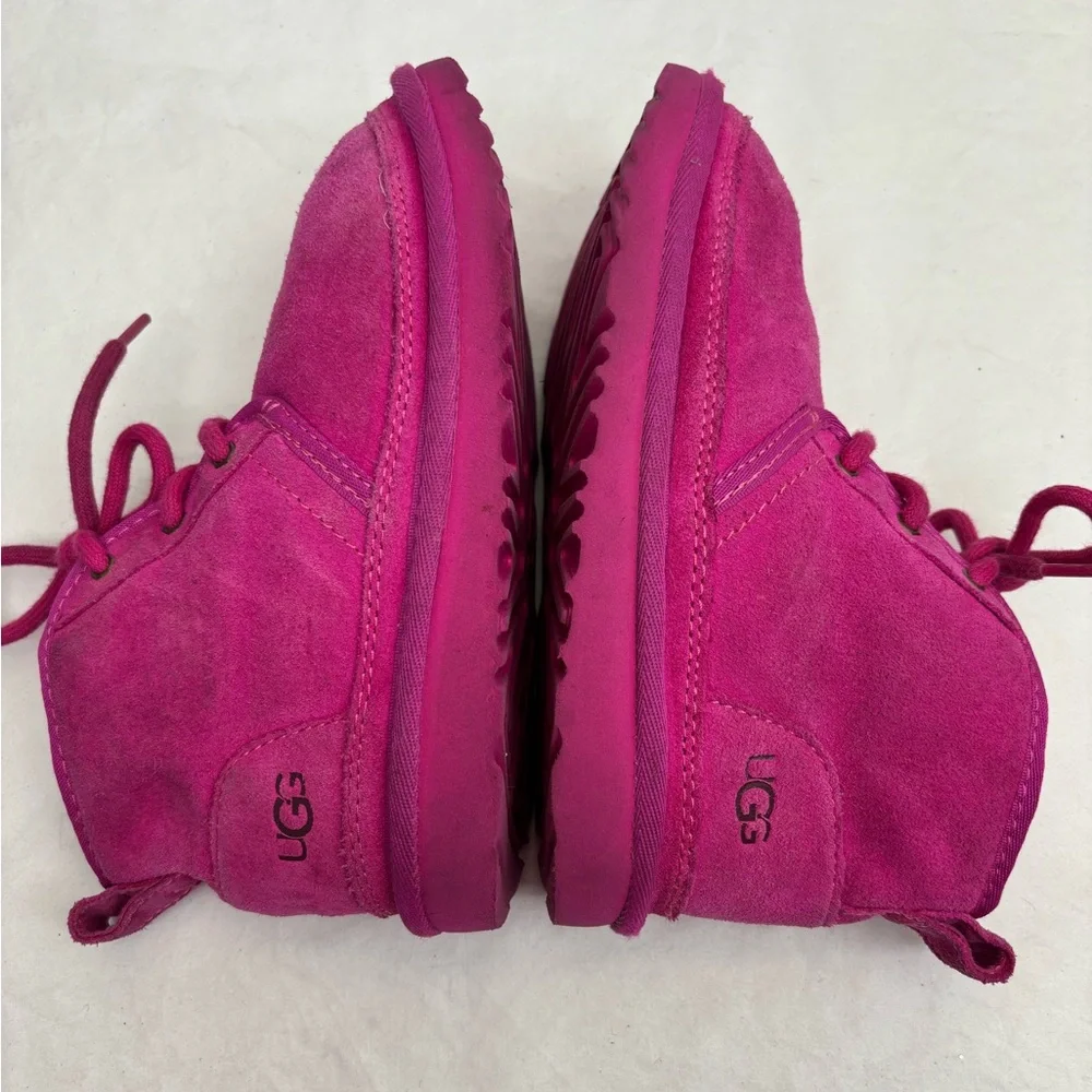 UGG Kids Neumel neon pink size 1 for little girl